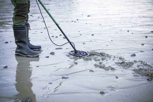 metal detecting 39