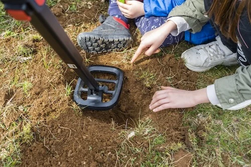 metal detecting 92
