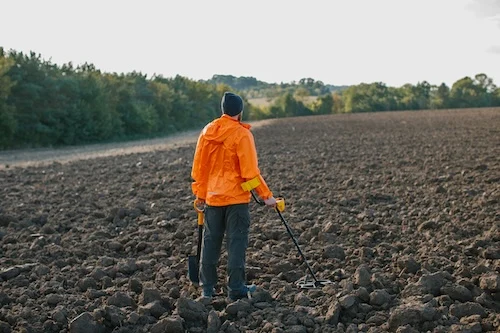 metal detecting 93